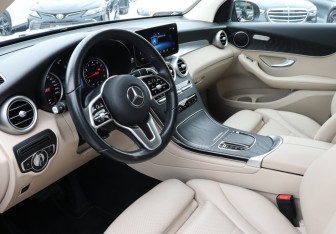 Подержанный автомобиль Mercedes-Benz GLC Coupe 2021 года (13 фото)
