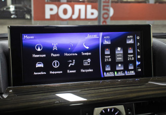 Подержанный автомобиль Lexus LX 2018 года (19 фото)