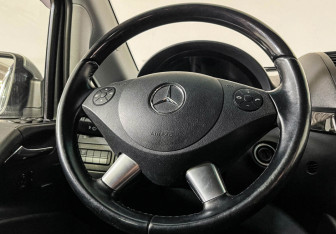 Подержанный автомобиль Mercedes-Benz Viano 2013 года (14 фото)