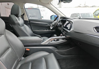 Подержанный автомобиль Geely Tugella 2022 года (9 фото)