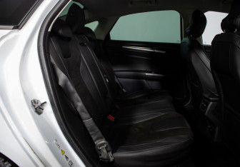 Подержанный автомобиль Ford Mondeo Sedan 2015 года (9 фото)