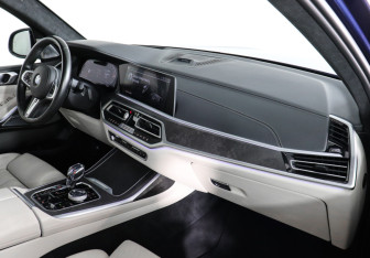 Подержанный автомобиль BMW X7 2021 года (9 фото)