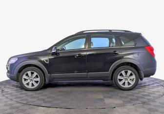 Подержанный автомобиль Chevrolet Captiva 2011 года (8 фото)