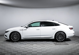 Подержанный автомобиль Volkswagen Arteon 2021 года (8 фото)