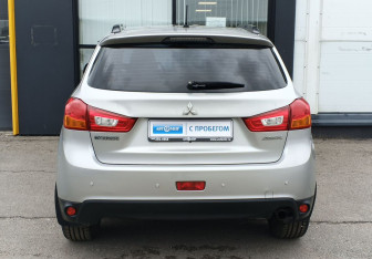 Подержанный автомобиль Mitsubishi ASX 2013 года (6 фото)