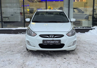 Подержанный автомобиль Hyundai Solaris Sedan 2013 года (2 фото)