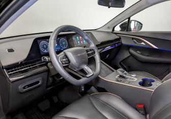 Подержанный автомобиль Omoda C5 2023 года (16 фото)