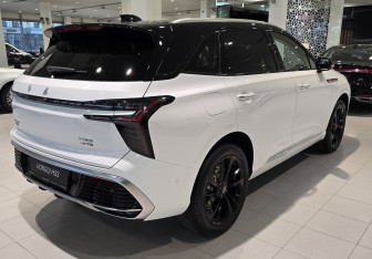 Новый Hongqi HS3 2025 (2 фото)