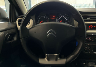 Подержанный автомобиль Citroen C-Elysee 2013 года (13 фото)