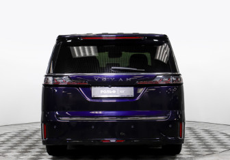 Подержанный автомобиль Voyah Dream 2023 года (6 фото)