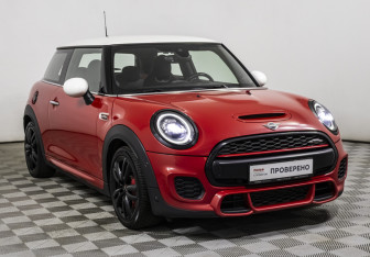 Подержанный автомобиль MINI Hatch 2019 года (3 фото)