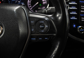 Подержанный автомобиль Toyota Camry Sedan 2020 года (19 фото)