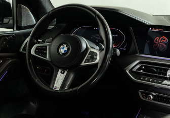 Подержанный автомобиль BMW X7 2019 года (15 фото)