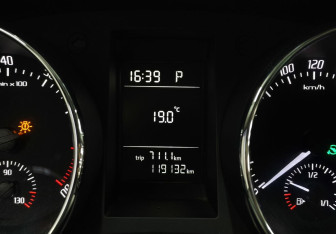 Подержанный автомобиль Skoda Yeti 2012 года (13 фото)