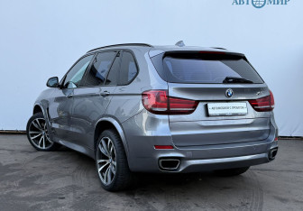 Подержанный автомобиль BMW X5 2014 года (7 фото)