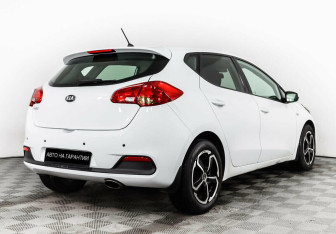 Подержанный автомобиль Kia Ceed Hatchback 2012 года (5 фото)