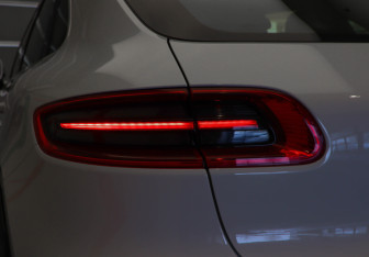 Подержанный автомобиль Porsche Macan 2016 года (33 фото)