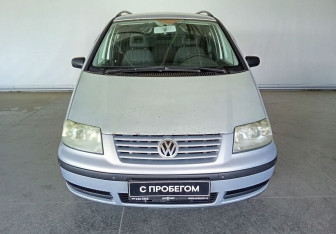 Подержанный автомобиль Volkswagen Sharan 2003 года (2 фото)