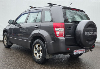 Подержанный автомобиль Suzuki Grand Vitara 2011 года (7 фото)