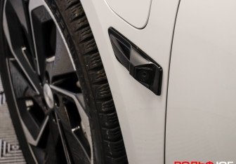 Подержанный автомобиль Zeekr 001 2022 года (27 фото)