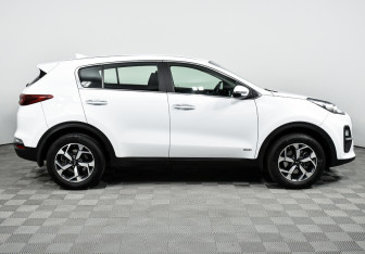 Подержанный автомобиль Kia Sportage 2021 года (4 фото)