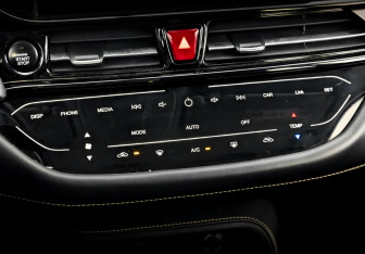 Подержанный автомобиль Москвич 3 2023 года (25 фото)