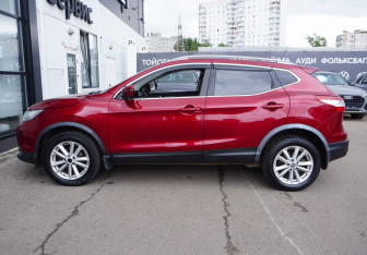Подержанный автомобиль Nissan Qashqai 2016 года (8 фото)