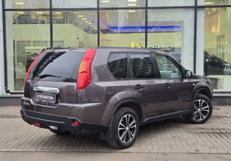 Подержанный автомобиль Nissan X-Trail 2008 года (8 фото)