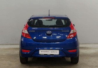 Подержанный автомобиль Hyundai Solaris Hatchback 2013 года (6 фото)