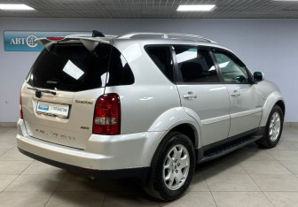 Подержанный автомобиль SsangYong Rexton 2011 года (5 фото)