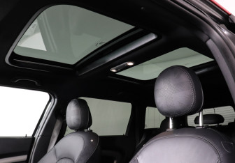 Подержанный автомобиль MINI Clubman Wagon 2022 года (18 фото)