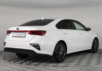 Подержанный автомобиль Kia Cerato Sedan 2019 года (5 фото)
