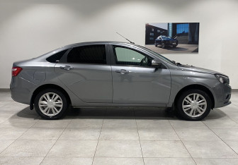 Подержанный автомобиль LADA (ВАЗ) Vesta Sedan 2018 года (4 фото)