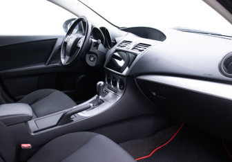 Подержанный автомобиль Mazda 3 Sedan 2010 года (9 фото)