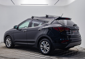 Подержанный автомобиль Hyundai Santa Fe 2016 года (3 фото)