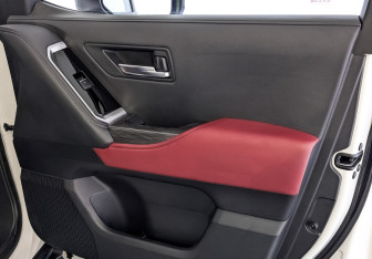 Подержанный автомобиль Toyota Land Cruiser Suv 2022 года (26 фото)