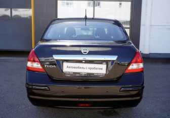 Подержанный автомобиль Nissan Tiida Sedan 2011 года (6 фото)