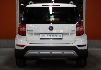 Подержанный автомобиль Skoda Yeti 2014 года (6 фото)