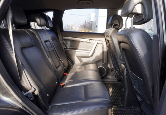 Подержанный автомобиль Chevrolet Captiva 2011 года (12 фото)