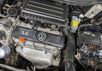 Подержанный автомобиль Volkswagen Polo Sedan 2011 года (9 фото)