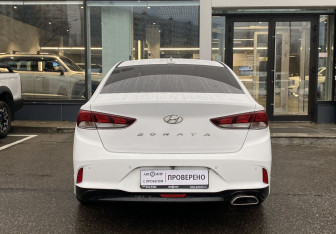 Подержанный автомобиль Hyundai Sonata 2019 года (6 фото)