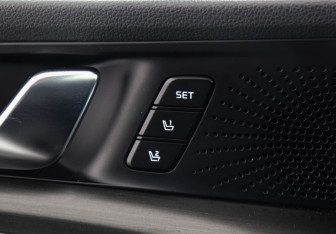 Подержанный автомобиль Kia K5 2020 года (17 фото)