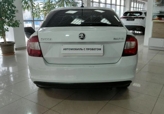 Подержанный автомобиль Skoda Rapid Liftback 2019 года (6 фото)