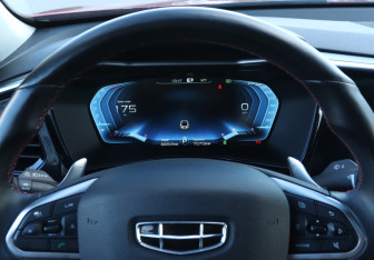 Подержанный автомобиль Geely Tugella 2022 года (11 фото)