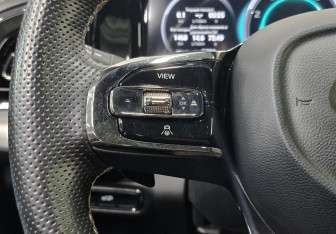 Подержанный автомобиль GAC GS8 2023 года (25 фото)