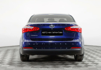 Подержанный автомобиль Kia Cerato Sedan 2016 года (4 фото)