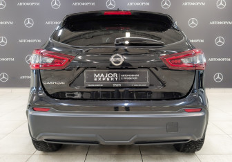 Подержанный автомобиль Nissan Qashqai 2021 года (6 фото)