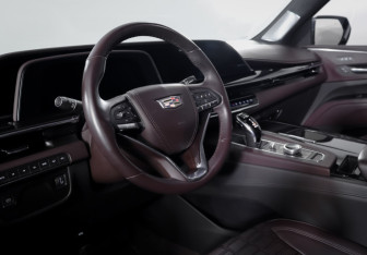 Подержанный автомобиль Cadillac Escalade Suv 2022 года (14 фото)