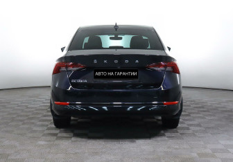Подержанный автомобиль Skoda Octavia Liftback 2021 года (6 фото)