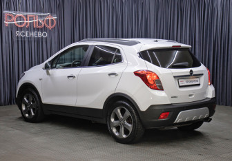 Подержанный автомобиль Opel Mokka 2013 года (7 фото)
